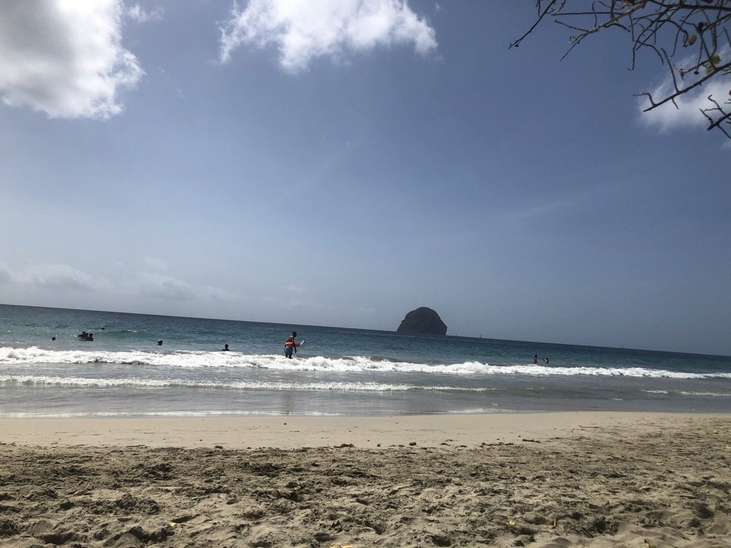 Plage du Diamant face au Rocher du Diamant en Martinique
