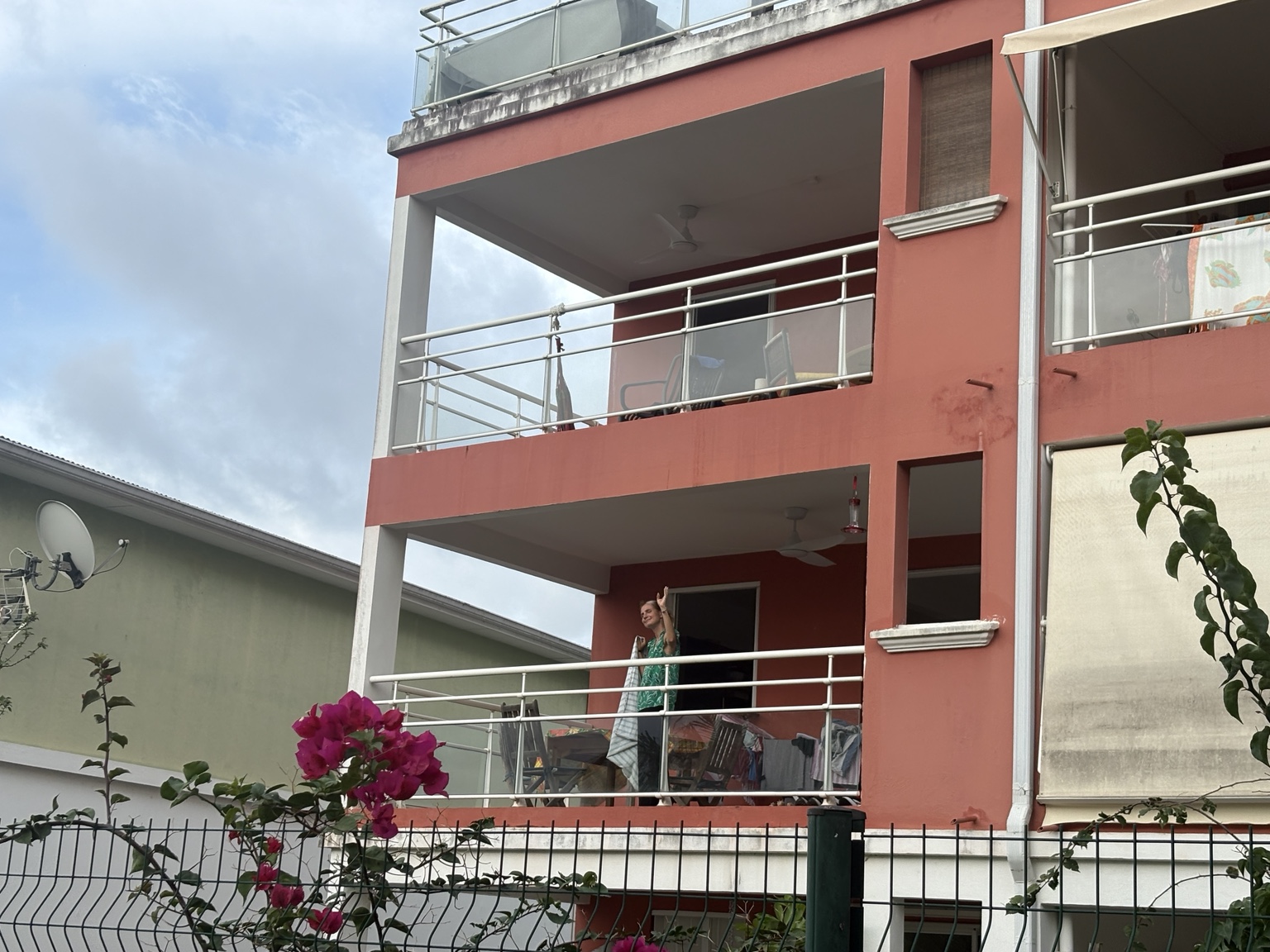 Terrasse de Ti Kay Mitan dans la Résidence Andrea aux Trois-Îlets
