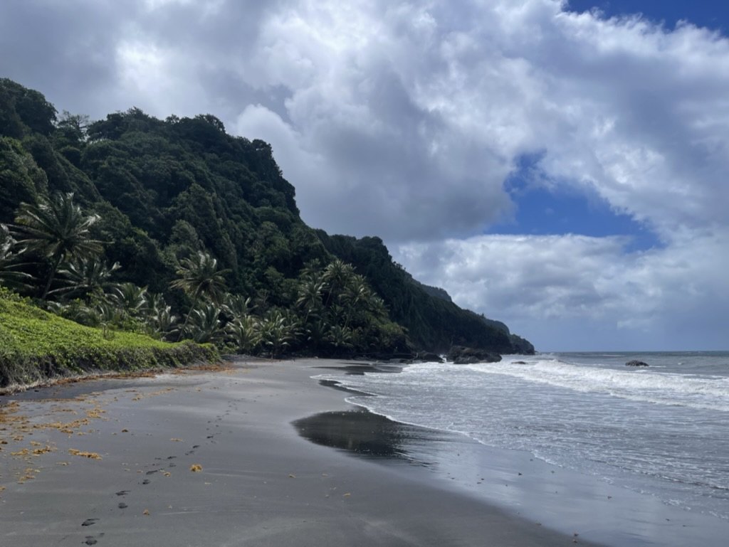 Plage de Sinaï à Grand’Rivière dans le nord de la Martinique